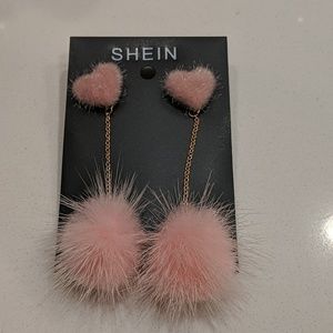 Fluffy heart earrings 😍❤️